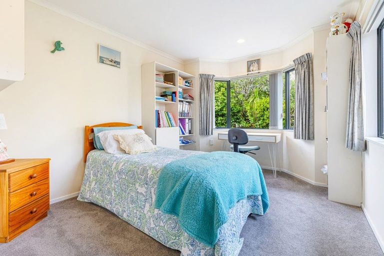 Photo of property in 4 Toledo Avenue, Henderson, Auckland, 0612