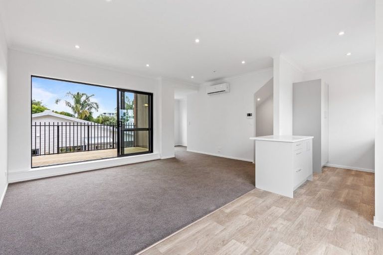 Photo of property in 500e Te Atatu Road, Te Atatu Peninsula, Auckland, 0610