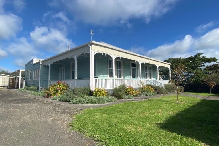 Photo of property in 119 Kitchener Road, Waiuku, 2123