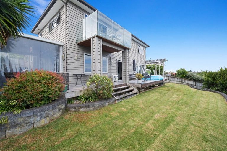 Photo of property in 8 Henriette Place, The Gardens, Auckland, 2105