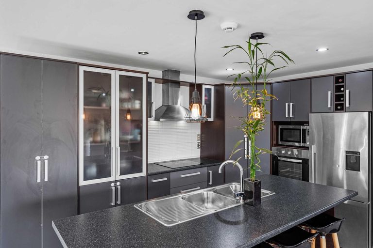 Photo of property in 9 Maadi Place, Papakura, 2110