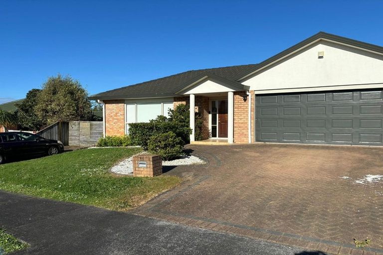 Photo of property in 21 Eaglemont Drive, East Tamaki Heights, Auckland, 2016