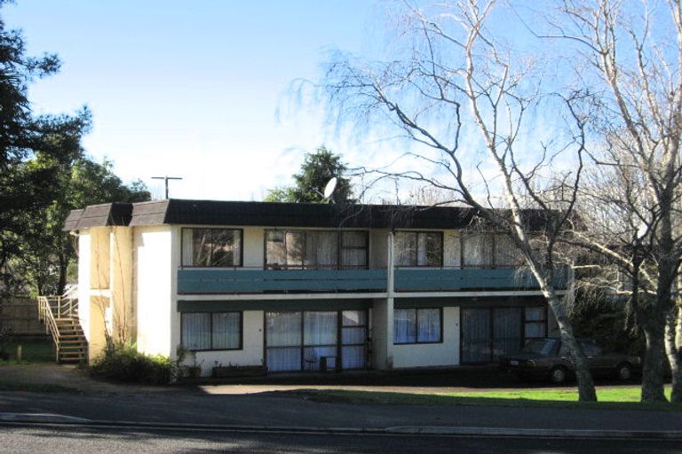 Photo of property in 2/12 Oakley Avenue, Claudelands, Hamilton, 3214