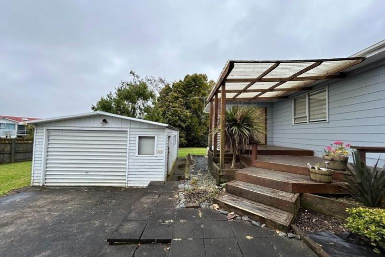 Photo of property in 8 Leatham Crescent, Opaheke, Papakura, 2113