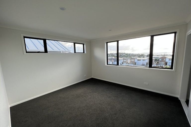 Photo of property in 17 Seafarer Crescent, Stanmore Bay, Whangaparaoa, 0932