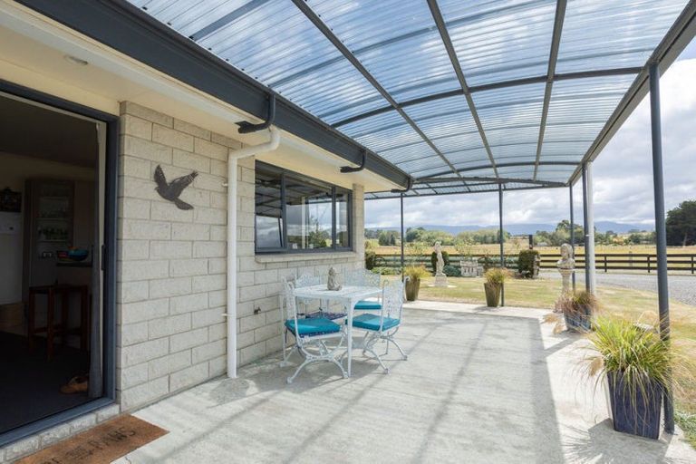 Photo of property in 28 Cowper Side Road, Dannevirke, 4976