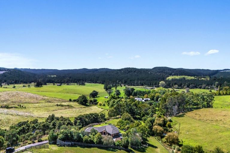 Photo of property in 118 Zanders Road, Helensville, Waimauku, 0882