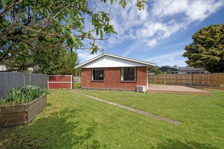 Photo of property in 9 Momorangi Crescent, Redwood, Christchurch, 8051