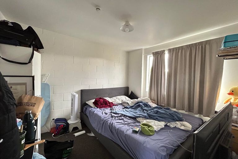 Photo of property in 1/158 Kings Crescent, Hutt Central, Lower Hutt, 5010