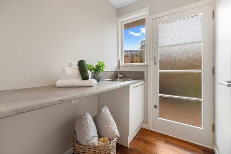 Photo of property in 37 Cardiff Road, Pakuranga, Auckland, 2010