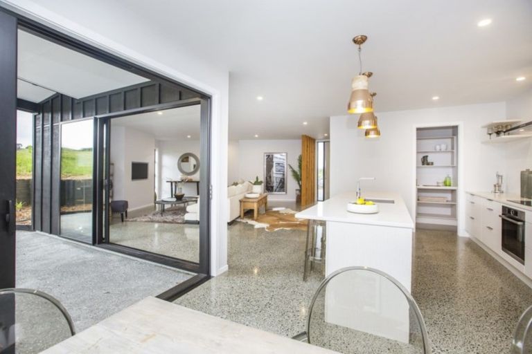 Photo of property in 18 Laly Haddon Place, Matakana, 0985