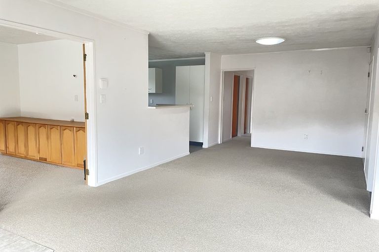 Photo of property in 5 Orinda Close, Botany Downs, Auckland, 2010