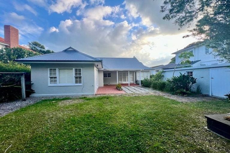 Photo of property in 232 Lake Road, Hauraki, Auckland, 0622
