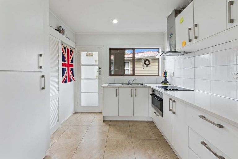 Photo of property in 18 Mclean Avenue, Papatoetoe, Auckland, 2025