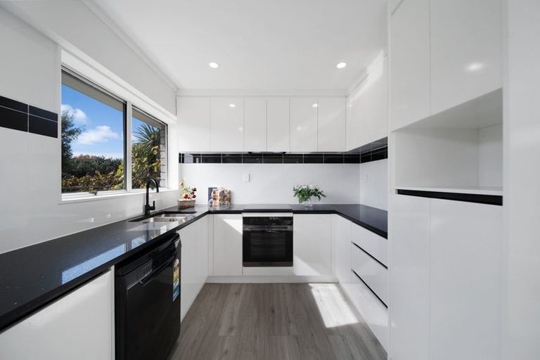 Photo of property in 5a Landscape Road, Pukekohe, 2120