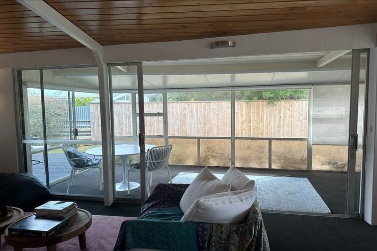 Photo of property in 32 Te Moana Road, Waikanae Beach, Waikanae, 5036