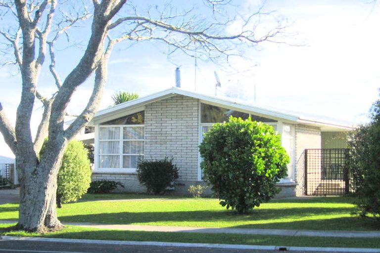 Photo of property in 15 Totara Drive, St Andrews, Hamilton, 3200