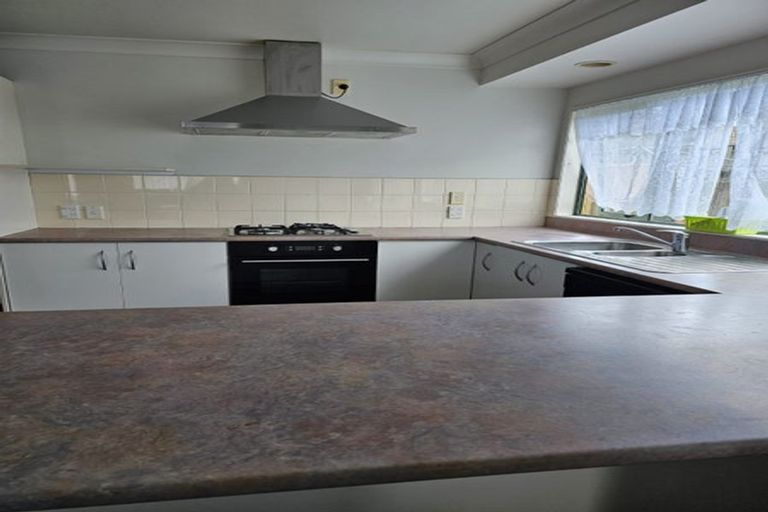 Photo of property in 8l Aotea Road, Glen Eden, Auckland, 0602