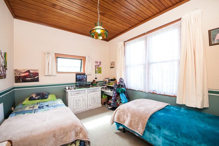 Photo of property in 36 Stewart Crescent, Hokowhitu, Palmerston North, 4410