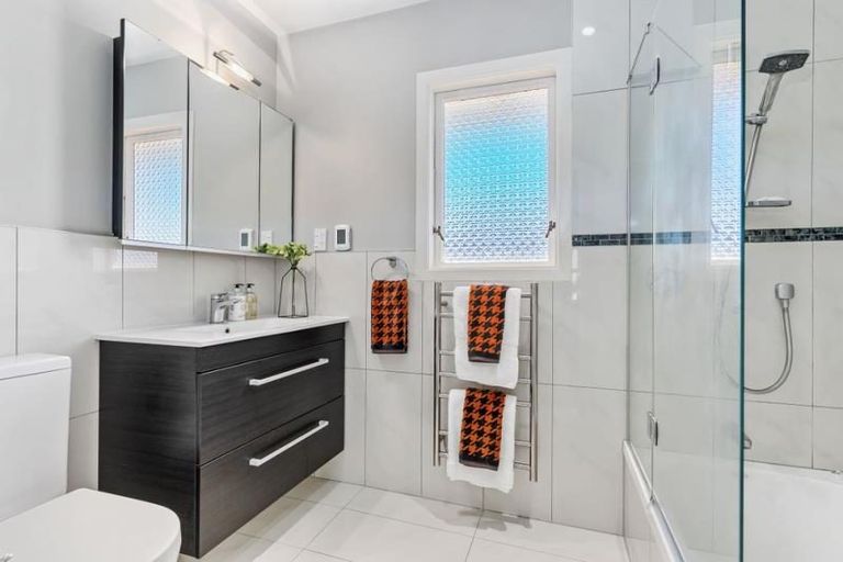 Photo of property in 64 Marlborough Avenue, Glenfield, Auckland, 0629