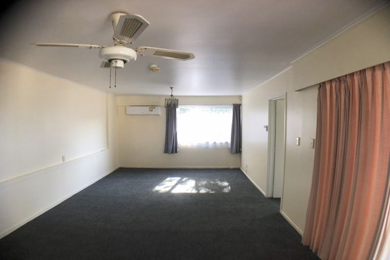 Photo of property in 61 Raleigh Road, Northcote, Auckland, 0627