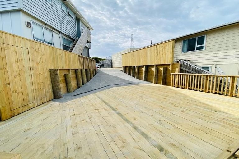 Photo of property in 20c Chetwode Grove, Newlands, Wellington, 6037