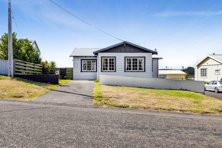 Photo of property in 6 Devon Street, Patea, 4520