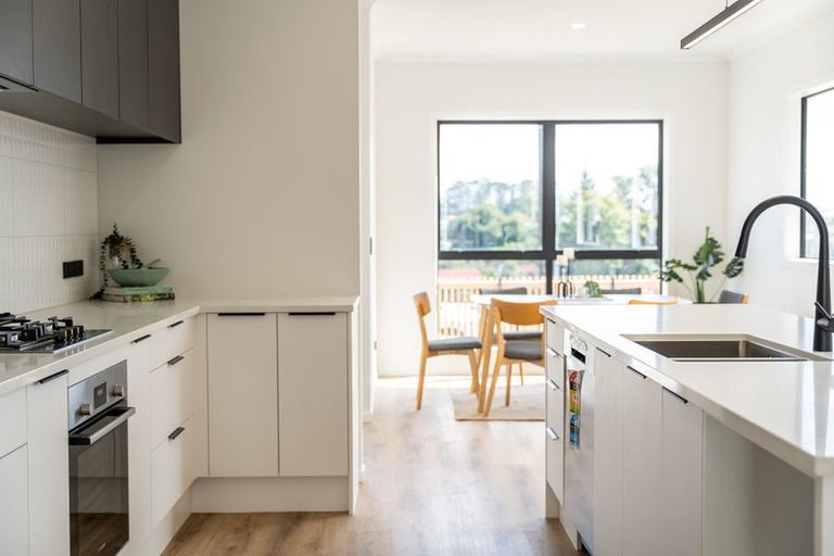 Photo of property in 19 Halo Green, Peacocke, Hamilton, 3206