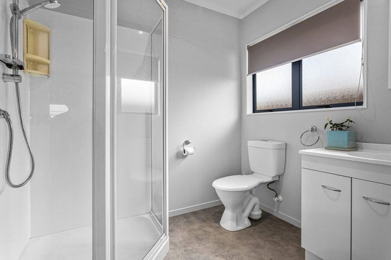 Photo of property in 21 Edgewater Grove, Whakatane, 3120