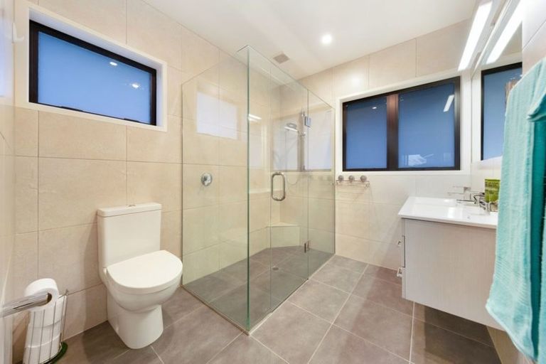 Photo of property in 32 Parkhaven Drive, Rosehill, Papakura, 2113