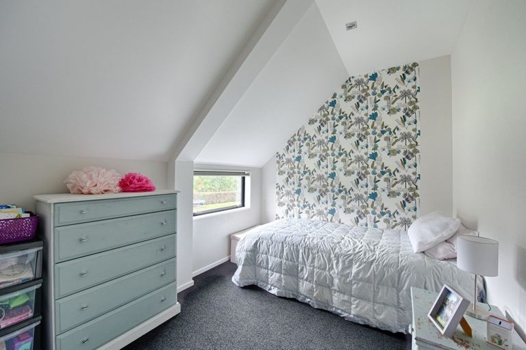 Photo of property in 92 Sinclair Road, Browns, Winton, 9782