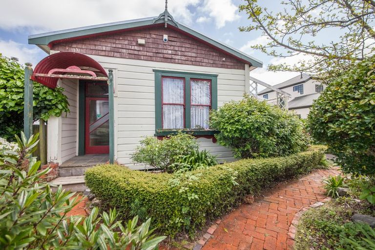 Photo of property in 36 Stewart Crescent, Hokowhitu, Palmerston North, 4410