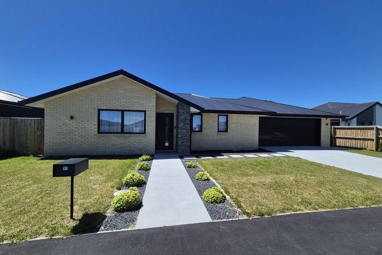 Photo of property in 17 Wexford Crescent, Halswell, Christchurch, 8025