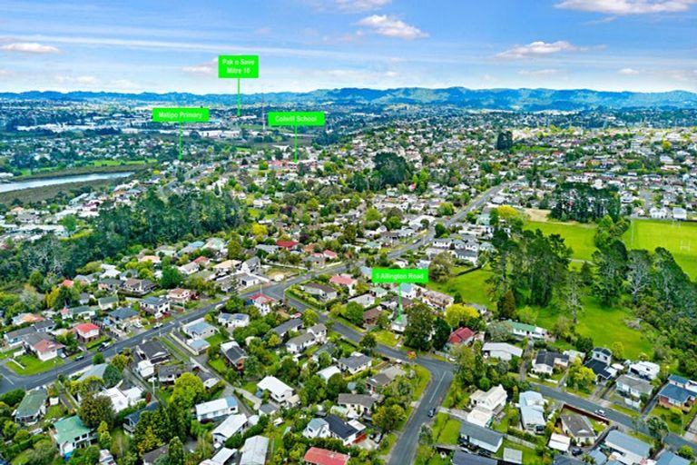 Photo of property in 5 Allington Road, Massey, Auckland, 0614