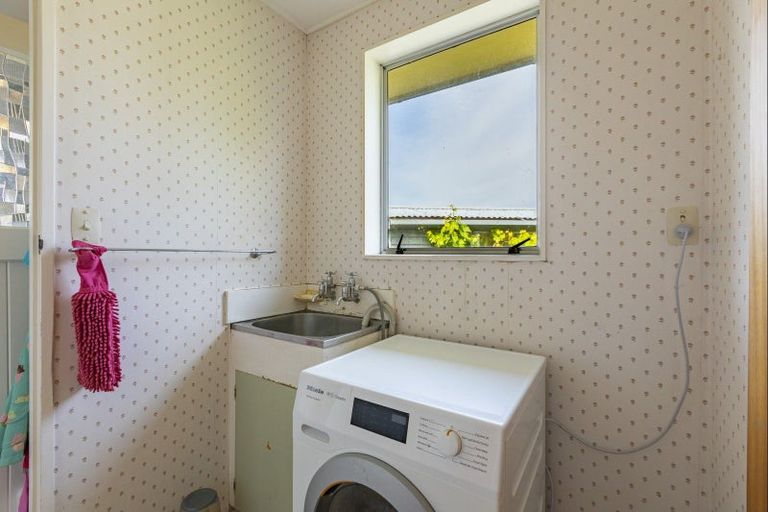 Photo of property in 19 Lake Street, Takapau, 4203