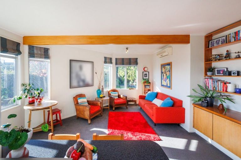 Photo of property in 15 Mountain View Road, Fitzherbert, Palmerston North, 4410