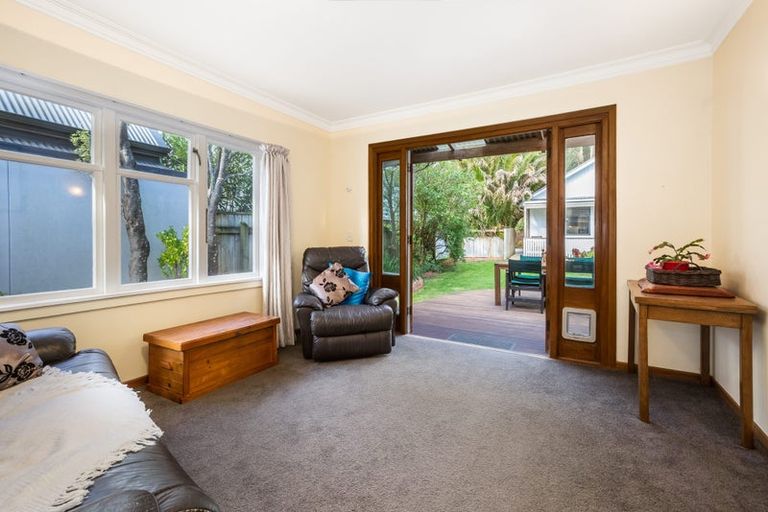 Photo of property in 123 Muritai Road, Eastbourne, Lower Hutt, 5013