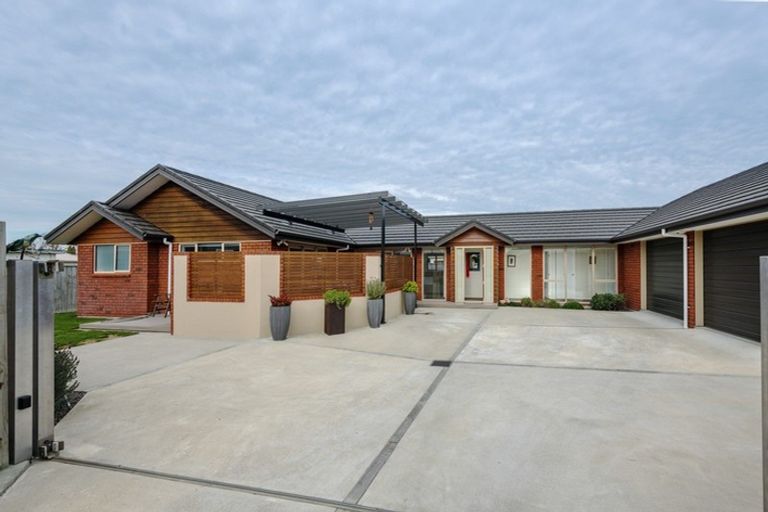 Photo of property in 8a Vernon Avenue, Takaro, Palmerston North, 4412