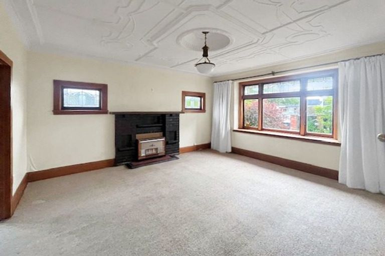 Photo of property in 37 Florence Avenue, Palmerston North, 4414