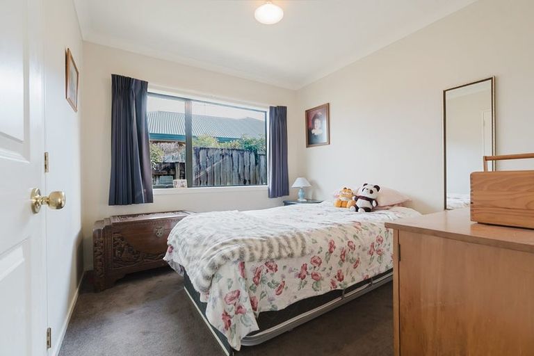 Photo of property in 25 Catalina Drive, Melville, Hamilton, 3206