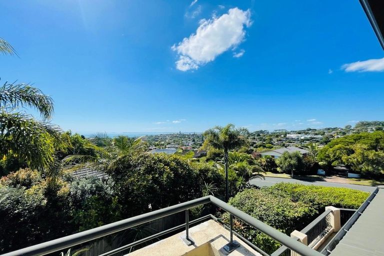 Photo of property in 3 Amante Crescent, Mairangi Bay, Auckland, 0630