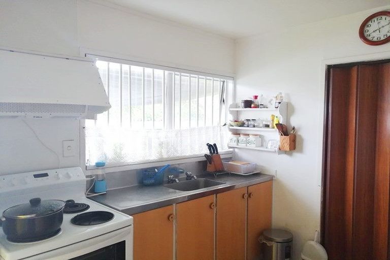 Photo of property in 190 Universal Drive, Henderson, Auckland, 0610
