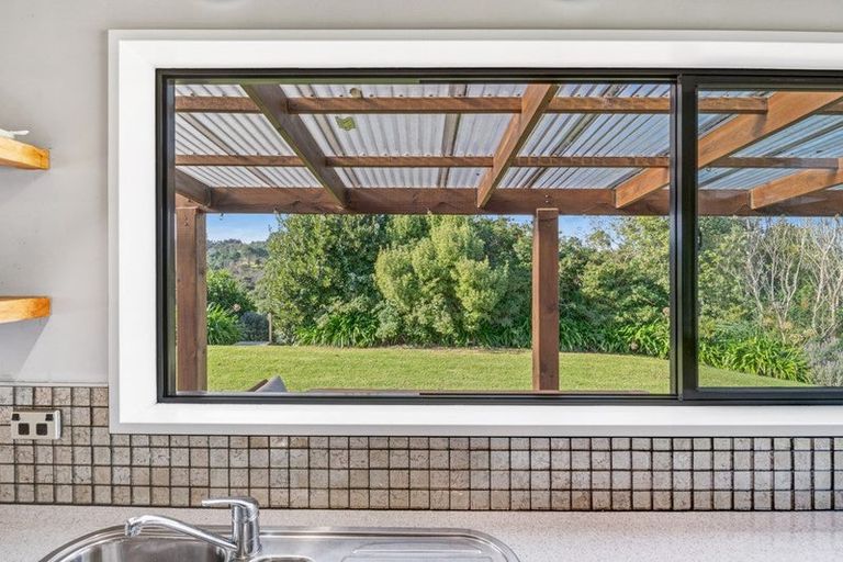 Photo of property in 499 Shelly Beach Road, South Head, Helensville, 0874