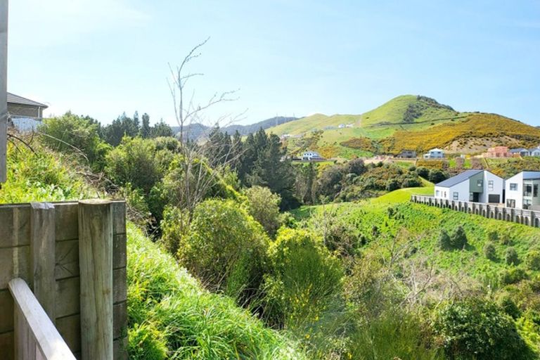 Photo of property in 4 Melksham Drive, Churton Park, Wellington, 6037