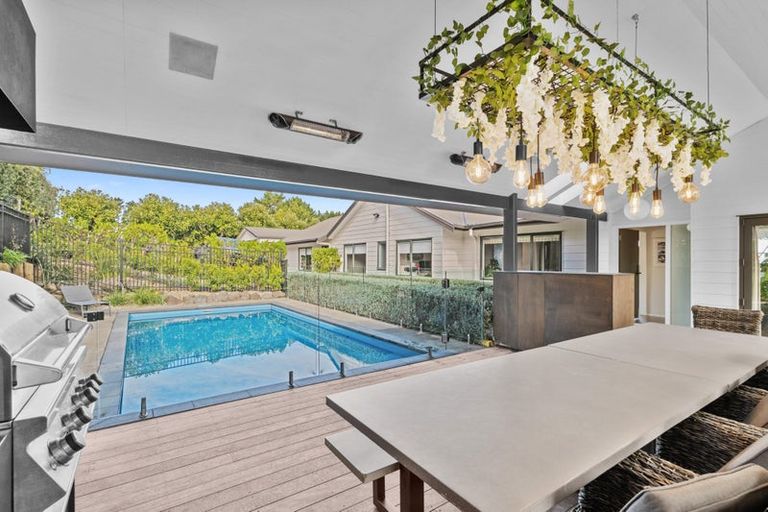 Photo of property in 86 Whites Road, Whitford, Howick, 2571