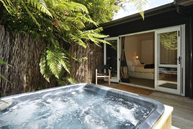 Photo of property in 11 Morehu Road, Rotoiti Forest, Rotorua, 3074