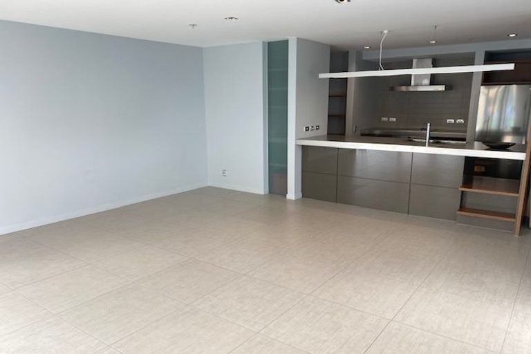 Photo of property in Piermont Apartments, 3a/82 Cable Street, Te Aro, Wellington, 6011