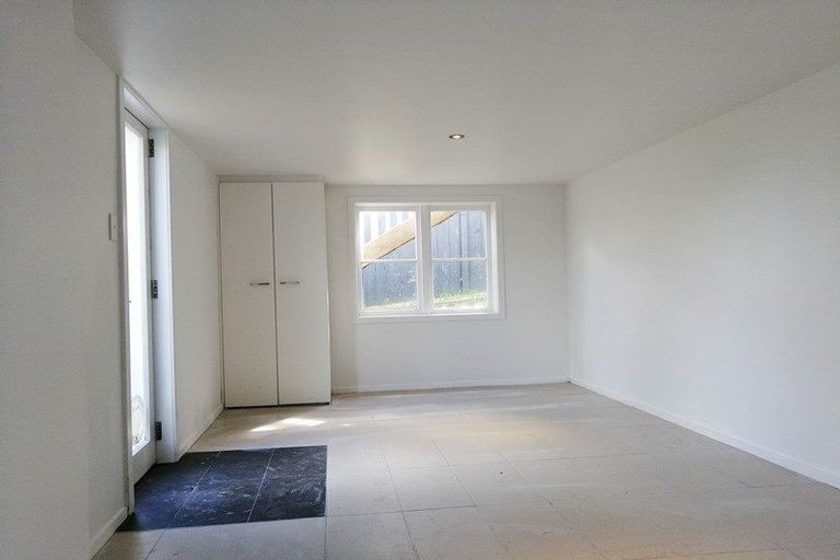 Photo of property in 2 Marie Crescent, Te Atatu South, Auckland, 0610