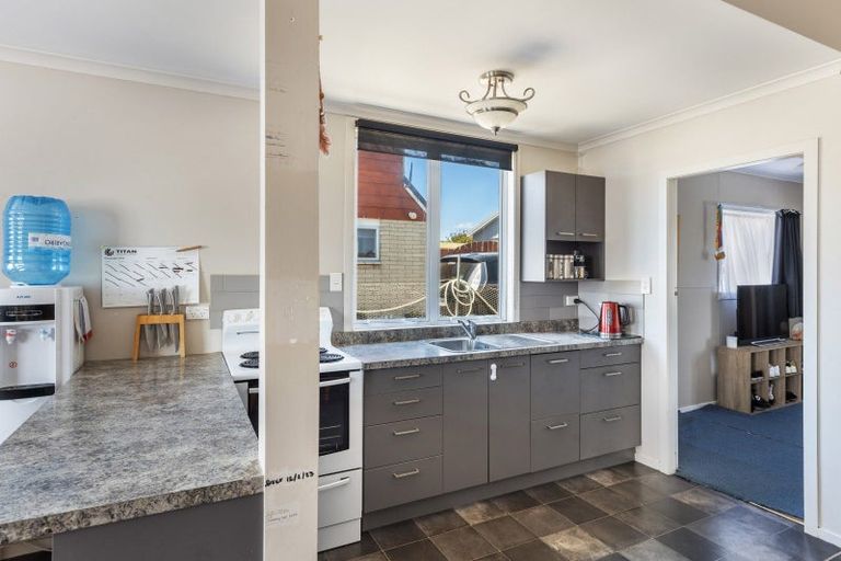 Photo of property in 9 Parris Street, Waitara, 4320