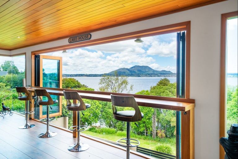 Photo of property in 809 Acacia Bay Road, Acacia Bay, Taupo, 3330